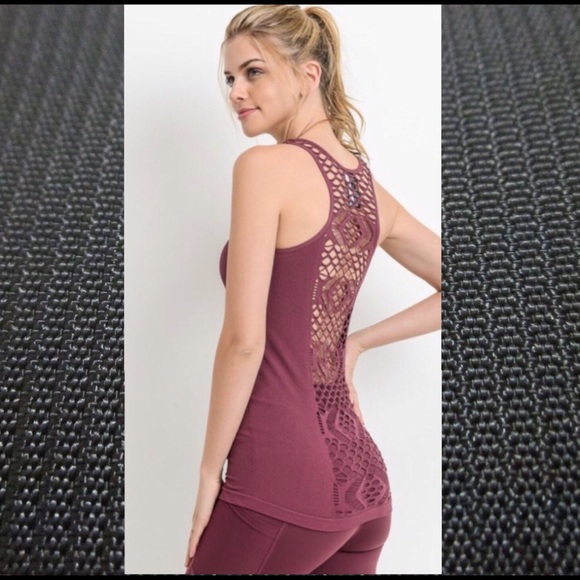 Deep plum tank top - Picture 2 of 3